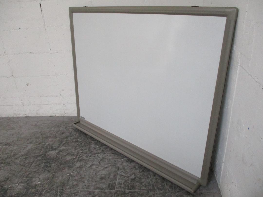 ～あれば便利～無地ホワイトボード
                        
                                    中古
            
