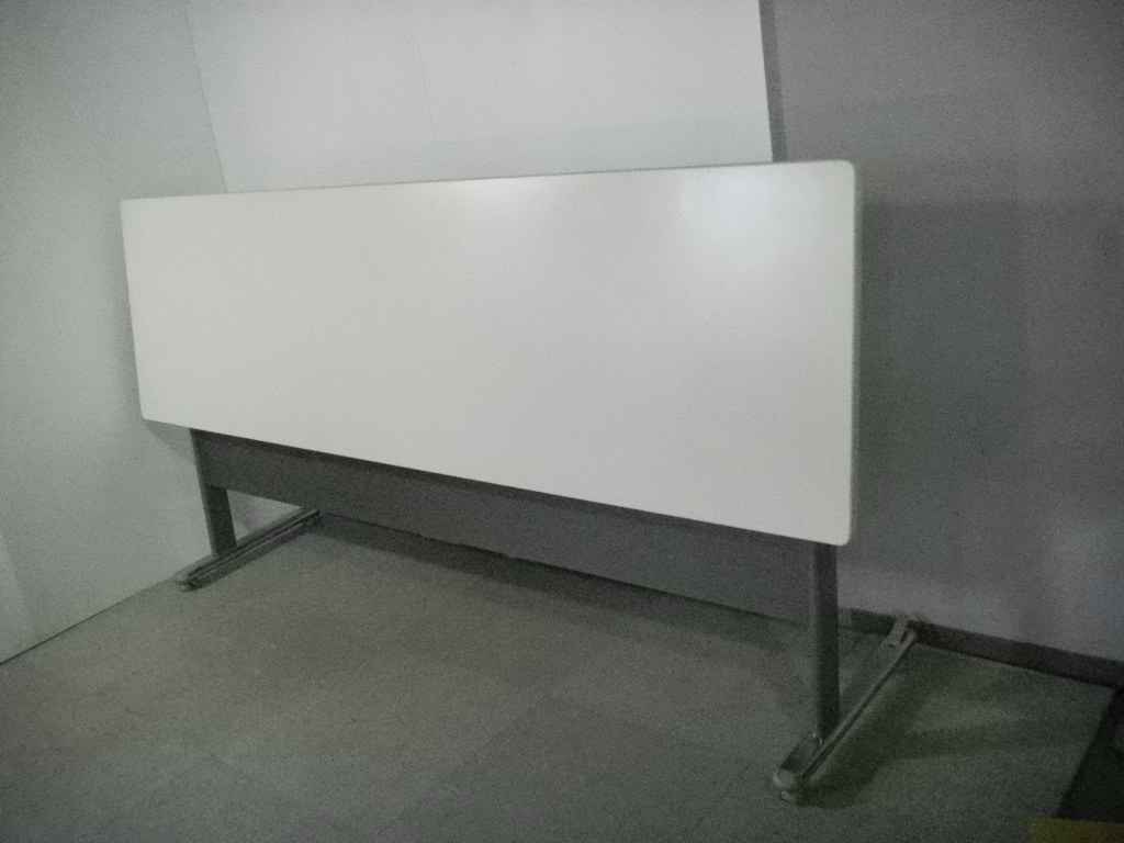 【幅広タイプ】使うときは大きく 使わないときは省スペース|スタックテーブル|(東大阪倉庫在庫）
                        
                                    中古
            