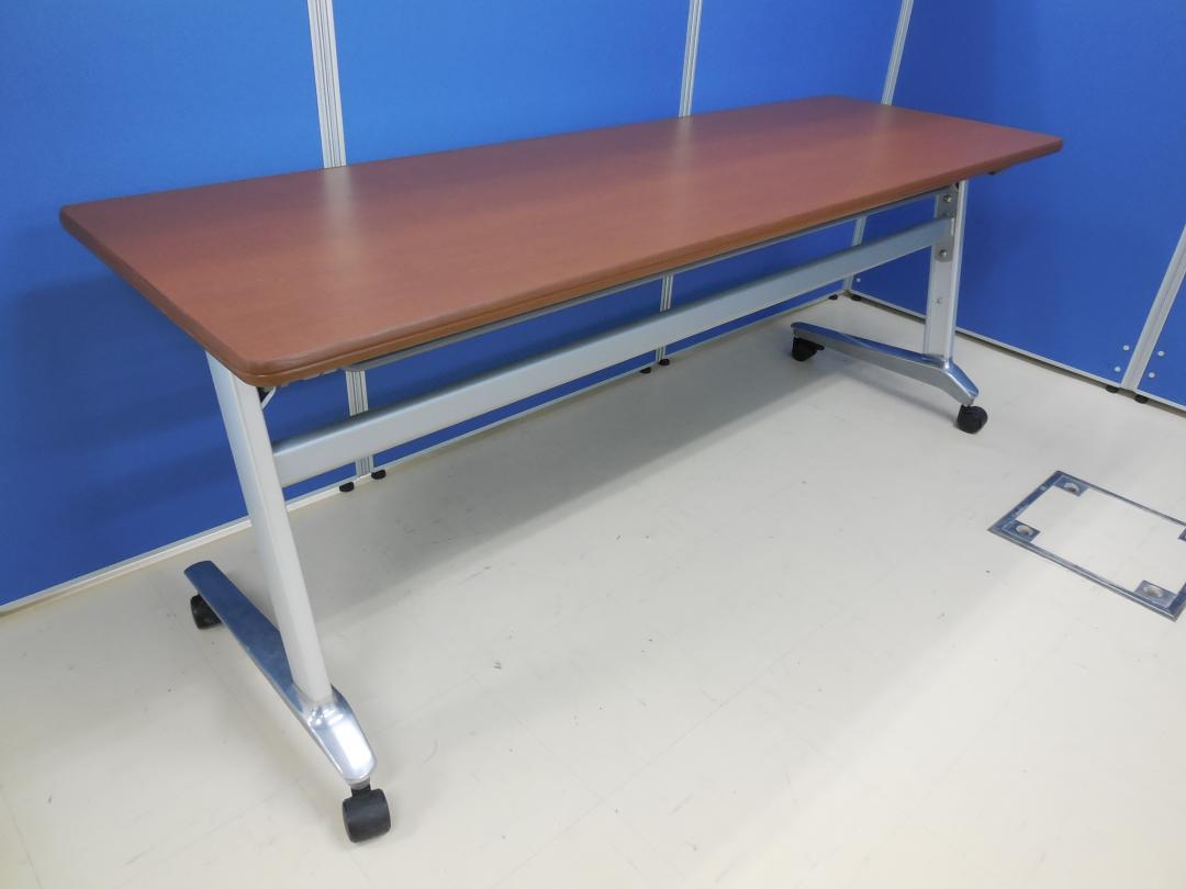 【1台限定入荷！】内田洋行製 サイドスタックテーブル 幅1800mm シックなブラウン色がお洒落な空間を演出します！会議室やセミナールームに最適！【状態良好】
                        
                                    中古
            