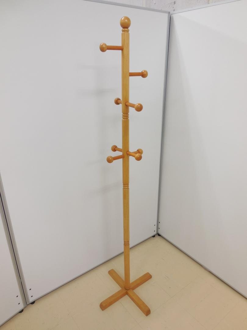【木製のぬくもり】ナチュラルテイスト ポールハンガー 木製 ■ご自宅用としてもお使い頂けます！【おつとめ品】
                        
                                    中古
            