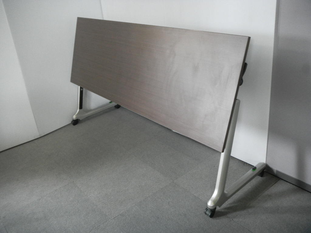 落ち着いた空間にピッタリです！｜スタックテーブル（東大阪倉庫在庫）
                        
                                    中古
            