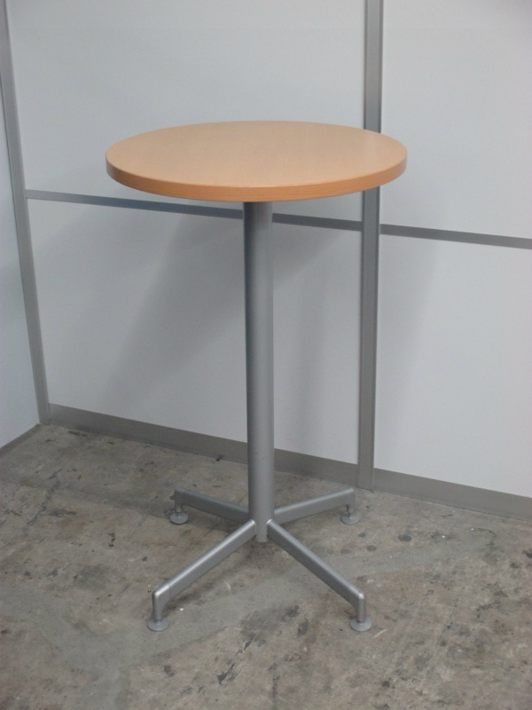 【1台限定】H1000のカウンターテーブル！600mmのサイズで、オシャレな休憩室に！【丸テーブル】【リフレッシュテーブル】【中古オフィス家具】
                        
                                    中古
            