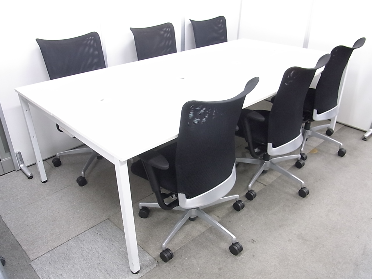 【豪華7点セット！】フリーアドレスのテーブルとイトーキ製プラオαチェアのセット商品！
                        
                                    中古
            