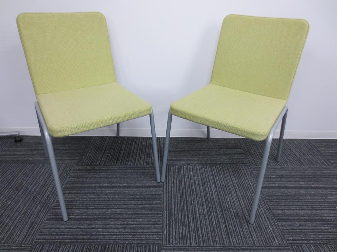 UNKNOWN製 明るいカラーがオフィス華やかに！スタッキングチェア　2脚セット 
                        
                                    中古
            