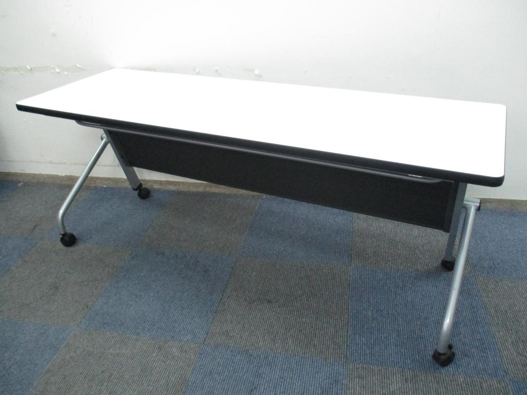 【大量入荷!!】unknown製　スタックテーブル【重ねて収納可能!】
                        
                                    中古
            