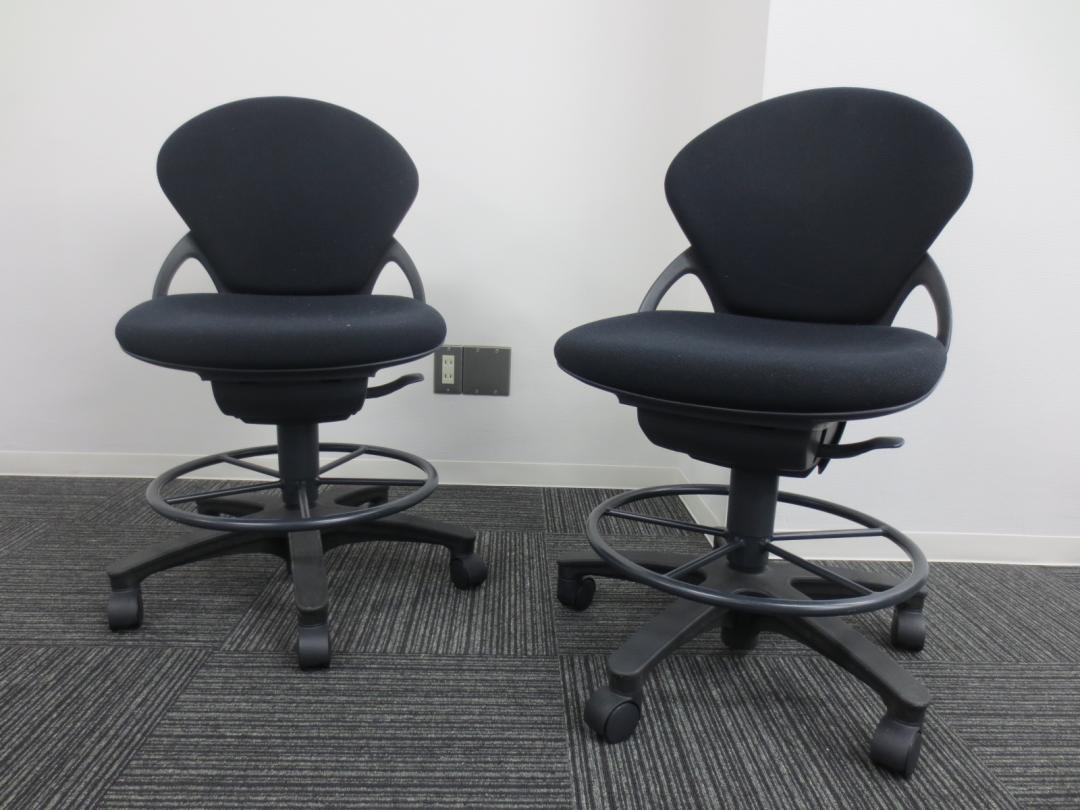 【10月1日　祝！相模原・町田店オープン！】【状態良好】【2脚セット】オフィスチェア肘無　事務椅子　卵のような丸みのあるデザインが特徴的！ 
                        プレーゴ
                                    中古
            