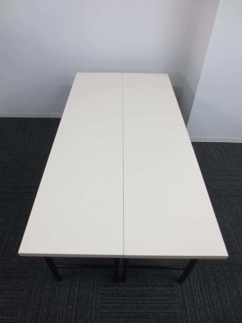 【セット商品！！】 】折りたたみテーブル 幅1800mm 奥行450mm 高さ700mm　色■『折りたたみテーブル×2台セット』　お買い得セット商品です。！！ 【オフィス家具】 
                        
                                    新古品
            