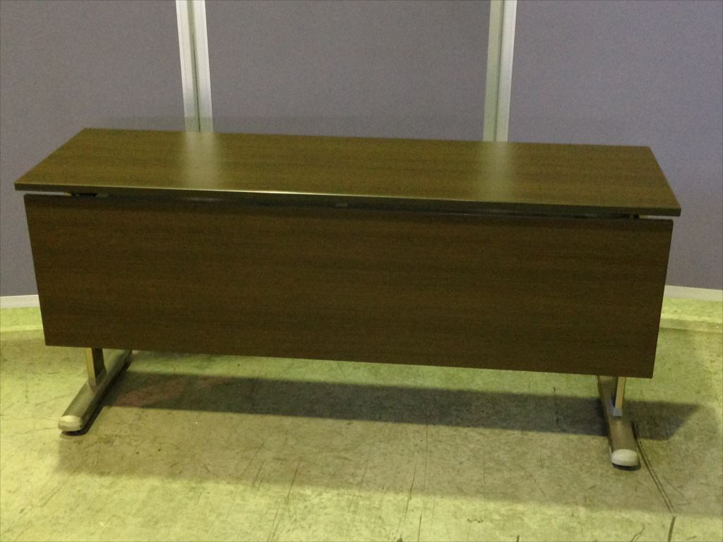 ラスト1台のサイドスタックテーブル!!（関東倉庫在庫）
                        
                                    中古
            