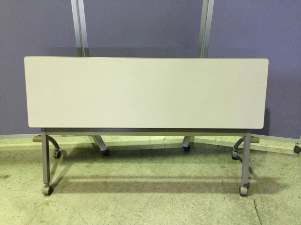 ラスト1台!!　サイドスタックテーブル（関東倉庫在庫）
                        
                                    中古
            