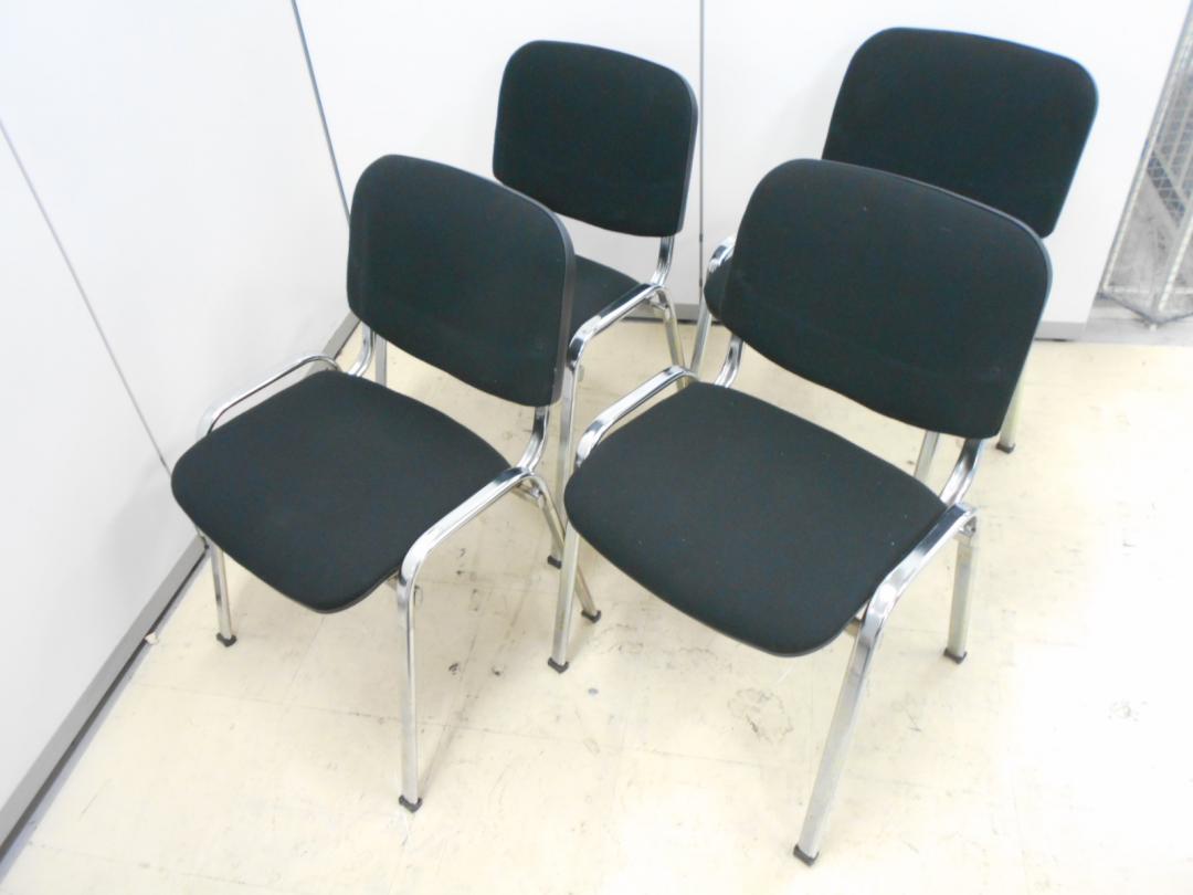 設置しやすい黒のスタッキングチェアを使いやすい4脚セットで！
                        
                                    中古
            