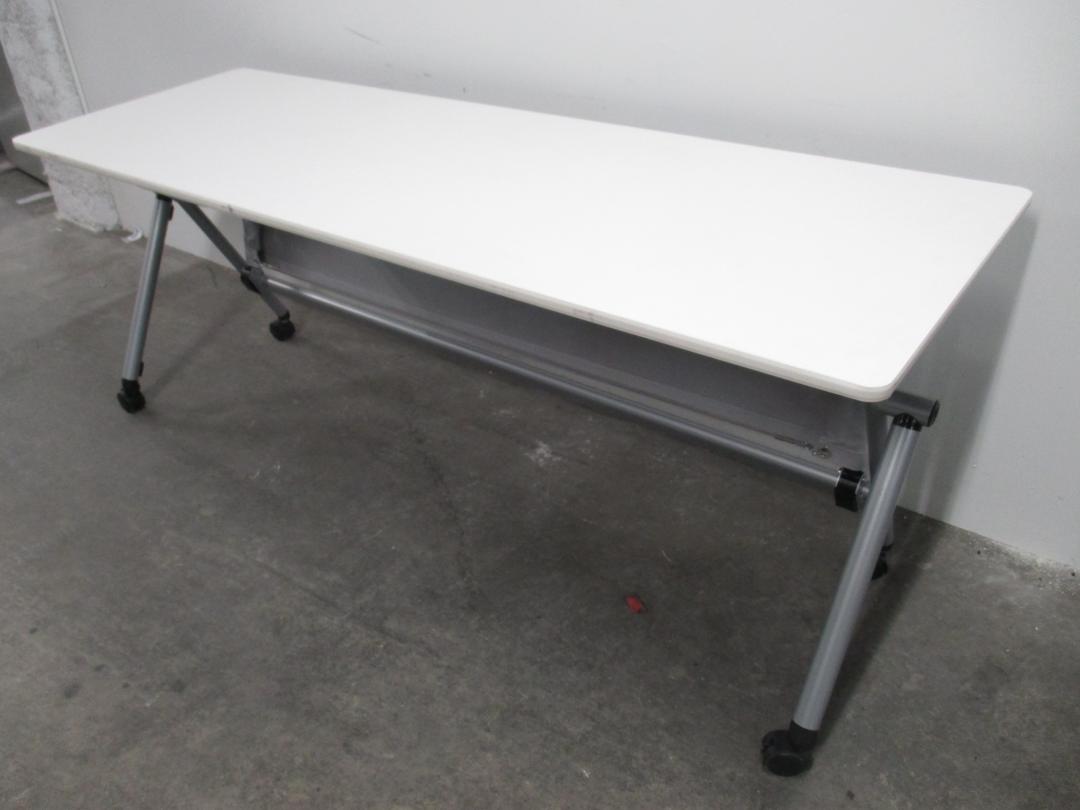 【１台入荷】【状態良好】イトーキ製ＮＸシリーズのサイドスタックテーブル【中古オフィス家具】
                        
                                    中古
            