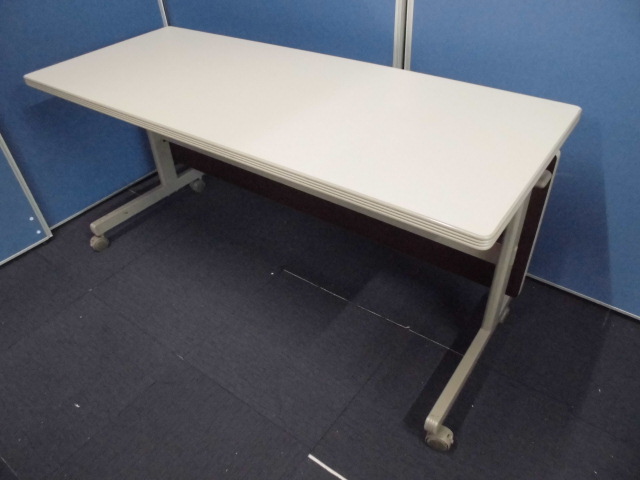 【ラス1台にて半額！】幕板付サイドスタックテーブル｜1500×600｜キャスター付で便利♪
                        
                                    中古
            