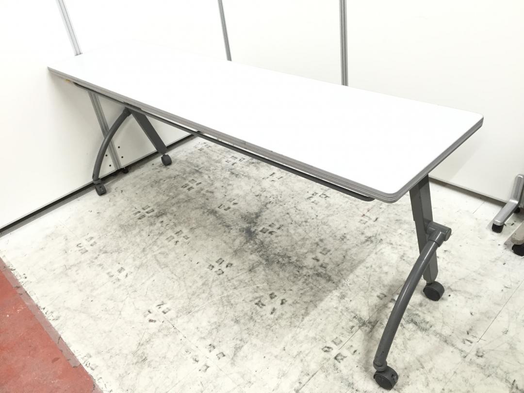 【2台入荷】サイドスタックテーブル
                        
                                    中古
            