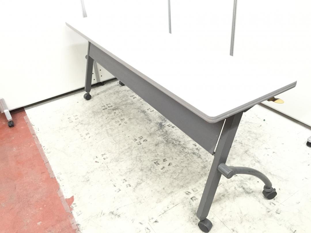 【限定１台】サイドスタックテーブル　幕板付
                        
                                    中古
            