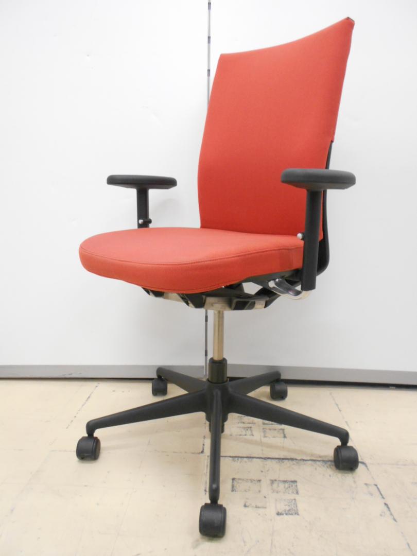vitra（ヴィトラ）ミーティングチェア　オレンジ　（在庫：4） Vitra (ヴィトラ) イームズチェア オレンジ｜トレファクONLINE