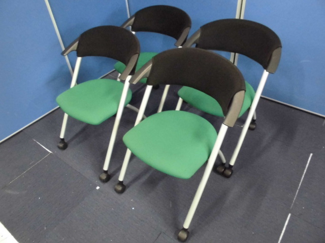 【移動・収納に便利！】コクヨ｜ミーティングチェア4脚セット｜平行スタック可能！【メッシュカバー付】
                        CK-286
                                    中古
            