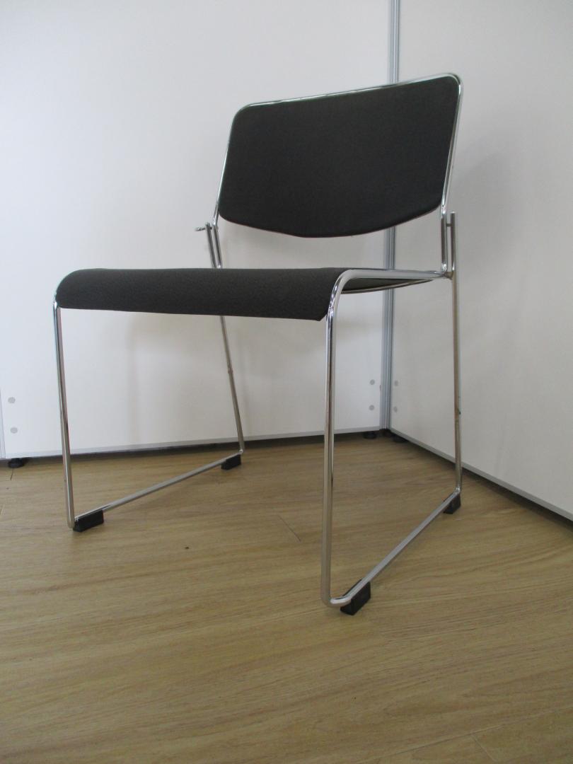 【定番】ブラック色　スタッキングチェア　会議用や講座用チェアにいかがですか？

                        
                                    中古
            