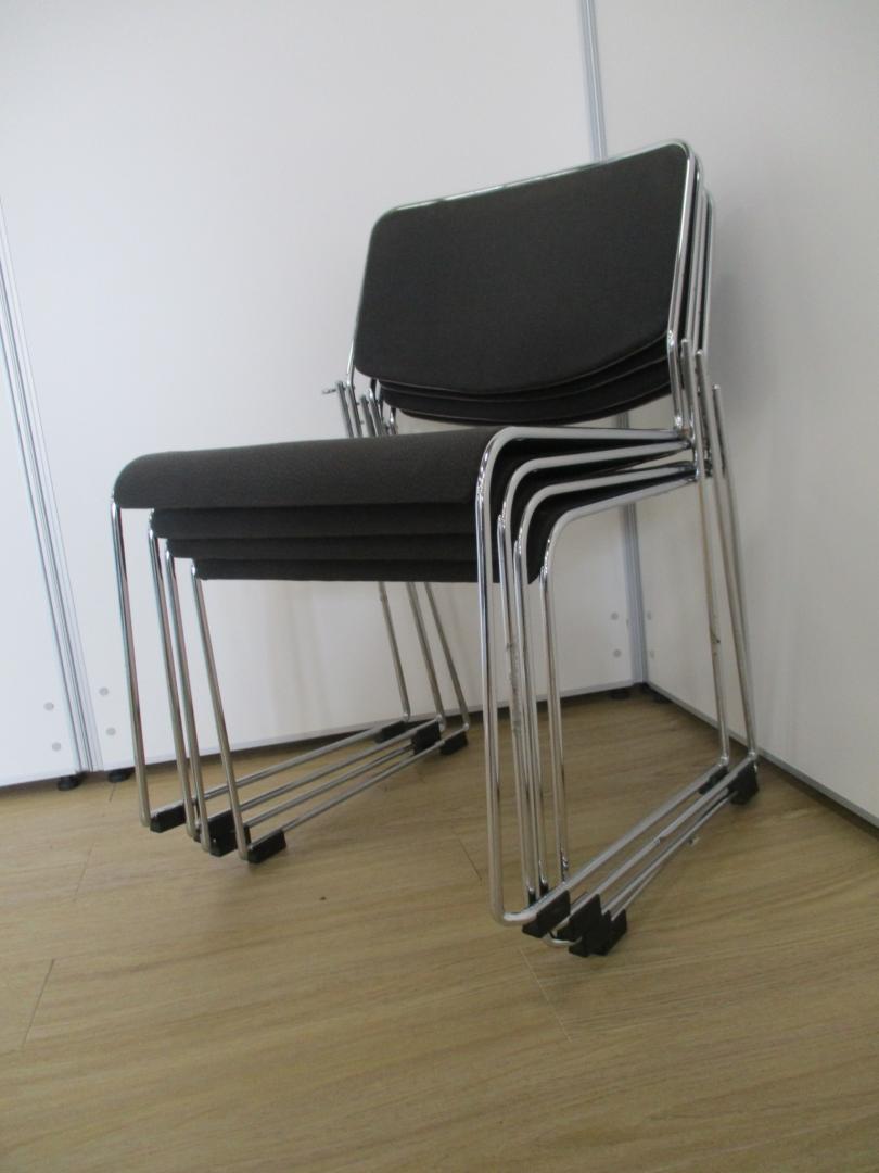 【定番】4脚セット　ブラック　どこに置いても違和感なし！
                        
                                    中古
            