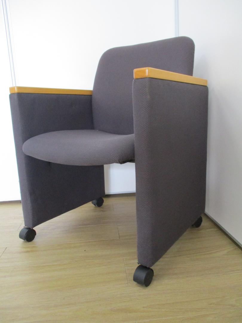 応接ゾーンや落ち着きのあるミーティングスペースにピッタリ商品
                        
                                    中古
            