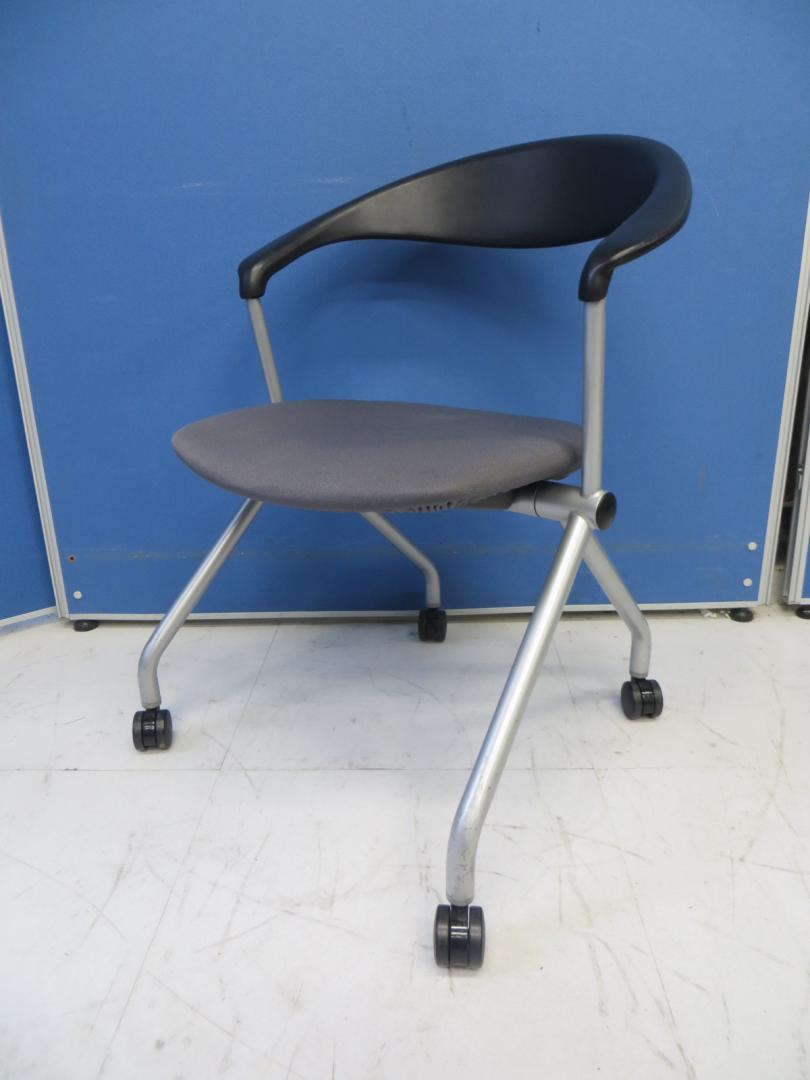 【会議用に】内田洋行製　ネスティングチェア【収納上手】
                        スタッカート
                                    中古
            