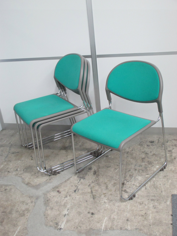 【セット商品！】スタッキングチェア　ループ脚タイプ　布座面　4脚セット【中古会議用チェア　ミーティングチェア】
                        
                                    中古
            