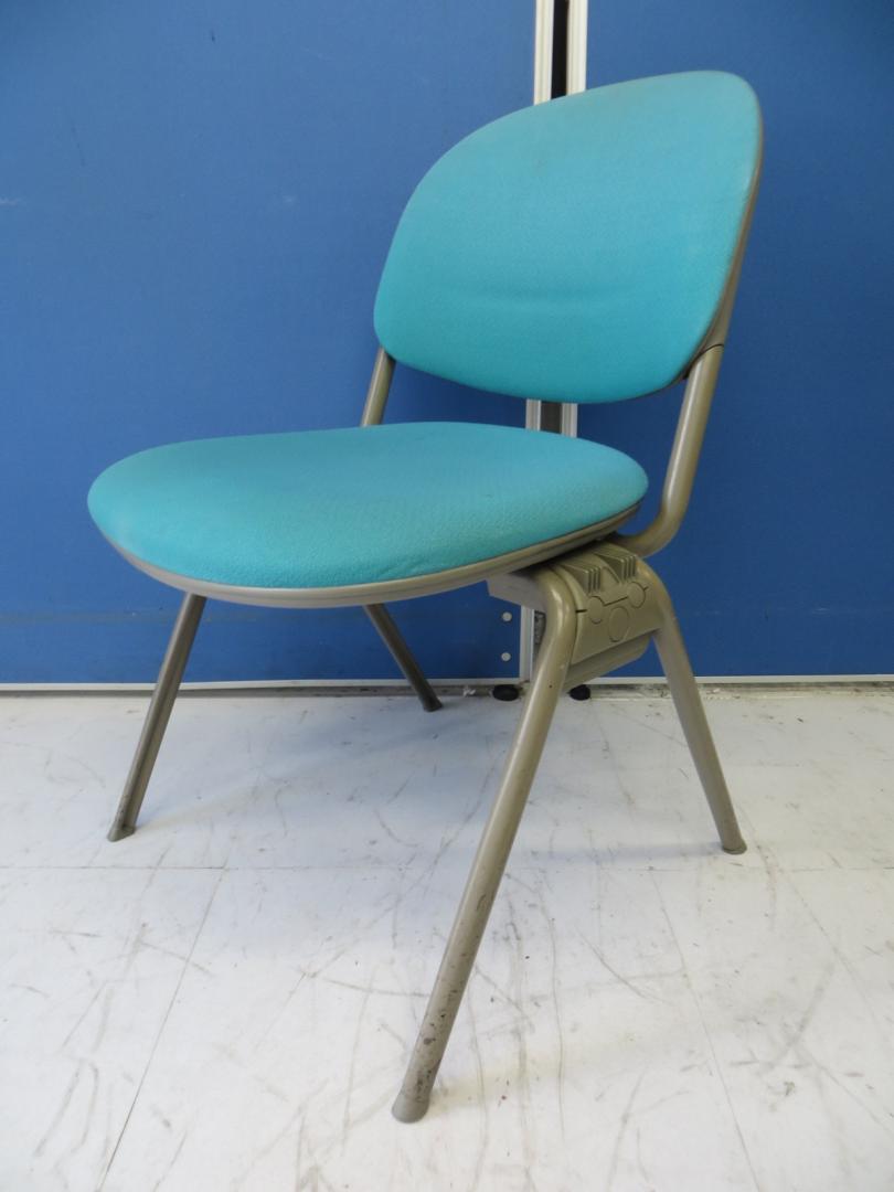 【定番会議用】オカムラ製　スタッキングチェア【4脚のみ】
                        トーションライン(TORSION)
                                    中古
            
