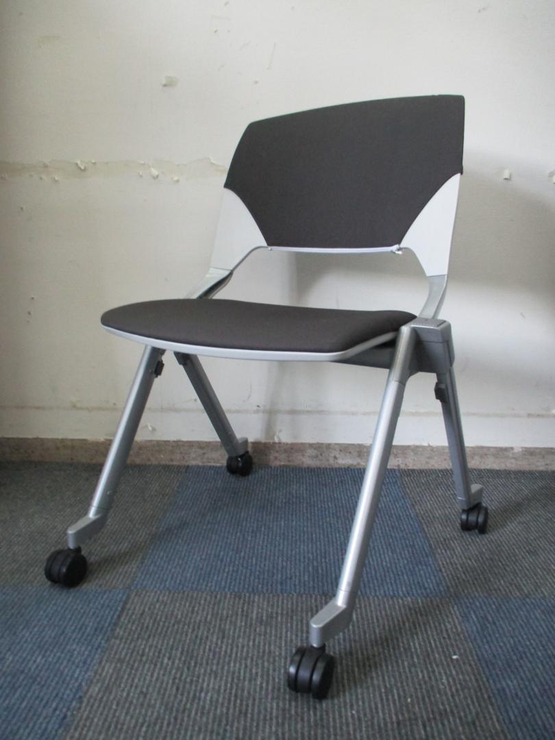 【状態良好品!!】内田洋行製　スタックチェア【ＦＭ-320シリーズ】
                        
                                    中古
            