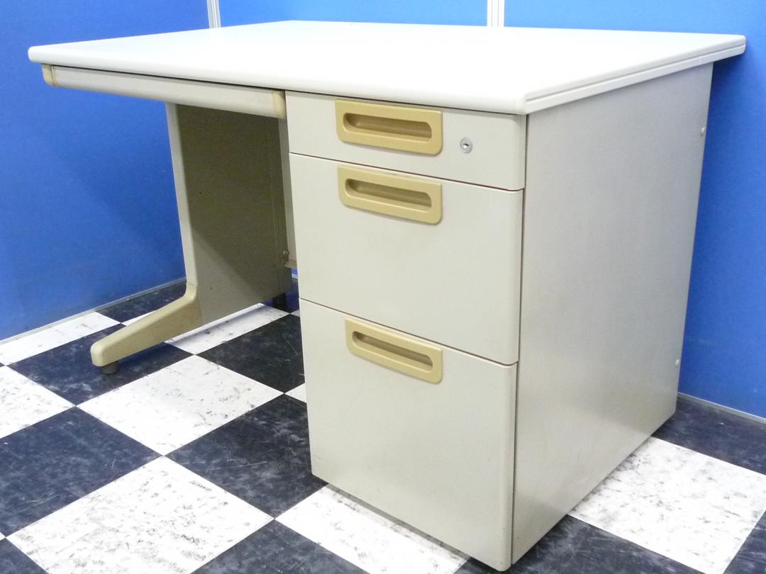 【レア！安くて広い引き出しが人気！】頑丈です！傷つきにくい■PLUS製お買い得！■状態が綺麗です。
                        LA
                                    中古
            