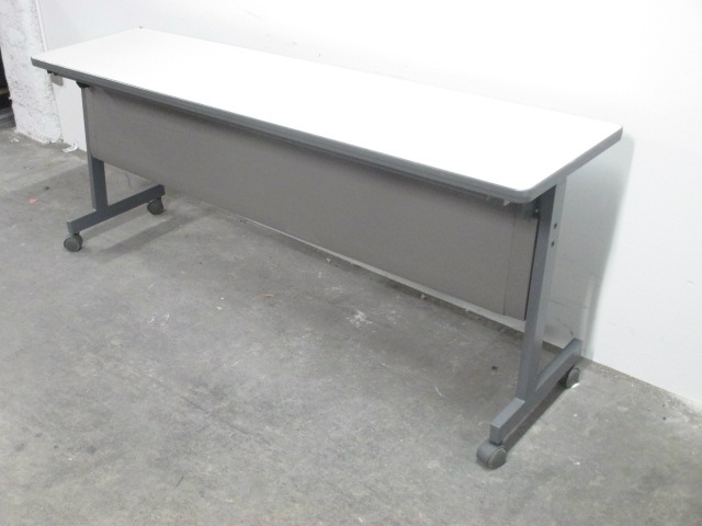 【6台入荷！】幅1800　奥行450タイプのサイドスタックテーブルが入荷しました　天板エッジ等に使用感ございます【中古会議用テーブル】
                        
                                    中古
            