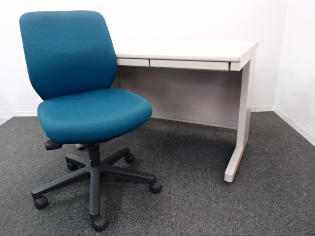 【セット商品】｜【平机+オフィスチェア】｜包み込むようなふかふか座面が特徴的！
                        
                                    中古
            