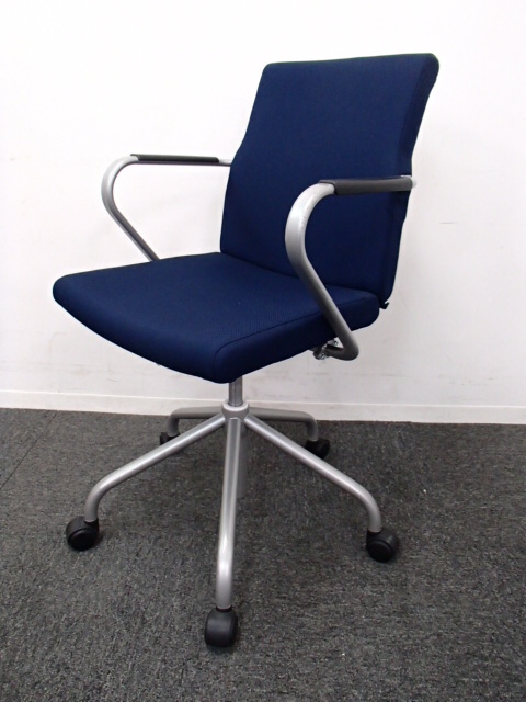 内田洋行製｜ミーティングチェア｜渋いカラー、ネイビーブルーです！！
                        
                                    中古
            