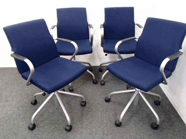 【４脚セット商品！】｜内田洋行製｜渋いカラーのネイビーブルー！
                        
                                    中古
            