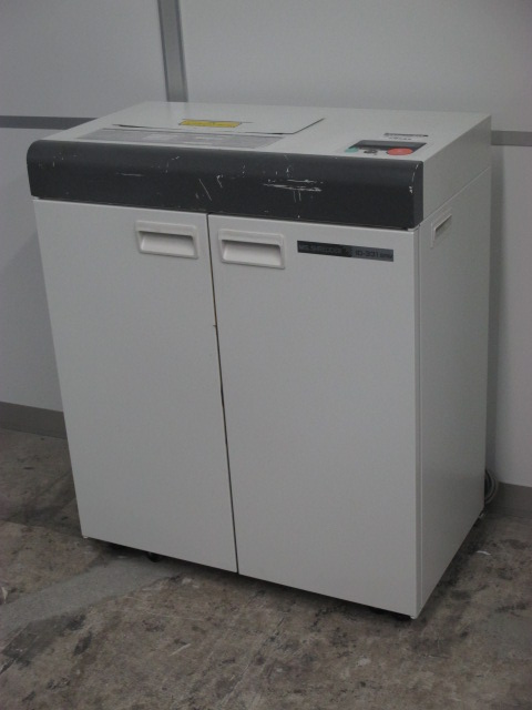 【外装にひっかき傷ありますが使用上全く問題無！！】メディアシュレッダー入荷！省スペースでパワーシュレッダー！【同時細断枚数28枚】【明光商会製】【CD・カード細断可能】
                        
                                    中古
            