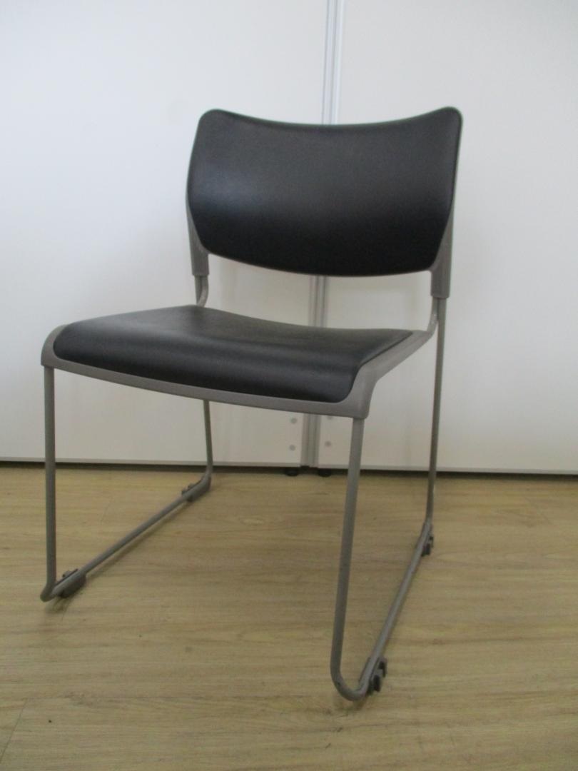 ～汚れにくさピカイチ!!～重ねて収納中古スタッキングチェア
                        
                                    中古
            