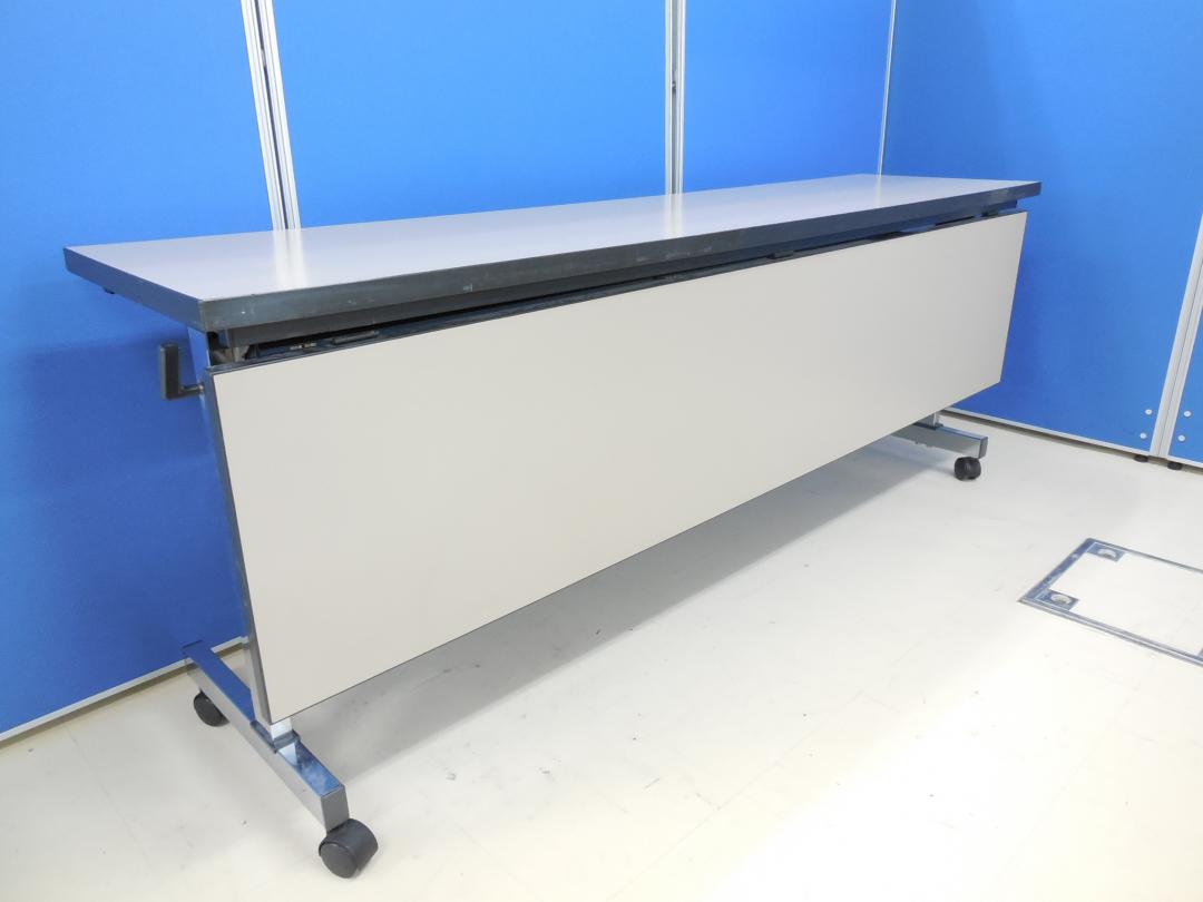 【2台⇒残り1台！】サイドスタックテーブル 人気のＷ1800■会議用としてはもちろん、作業台としてもお使い頂けます！■幕板・キャスターロック付き！【おつとめ品】
                        
                                    中古
            