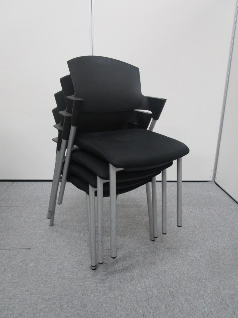 【セット商品】コクヨ製プロッティ　スタッキングチェア4脚セット！【キャスター無しタイプ】
                        プロッティ
                                    中古
            