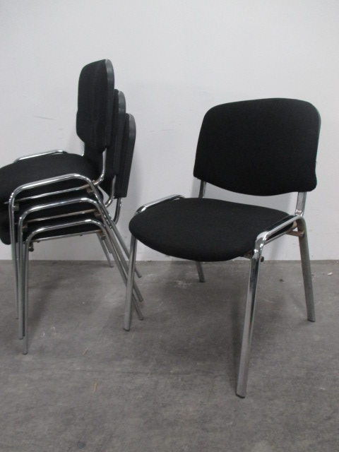 【1セット限定】シンプルデザインのスタッキングチェア4脚セット【脚に多少のサビあり】【ブラックカラー】
                        
                                    中古
            