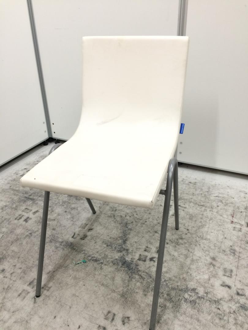 【８脚在庫有】スタッキング出来るホワイト色
                        
                                    中古
            