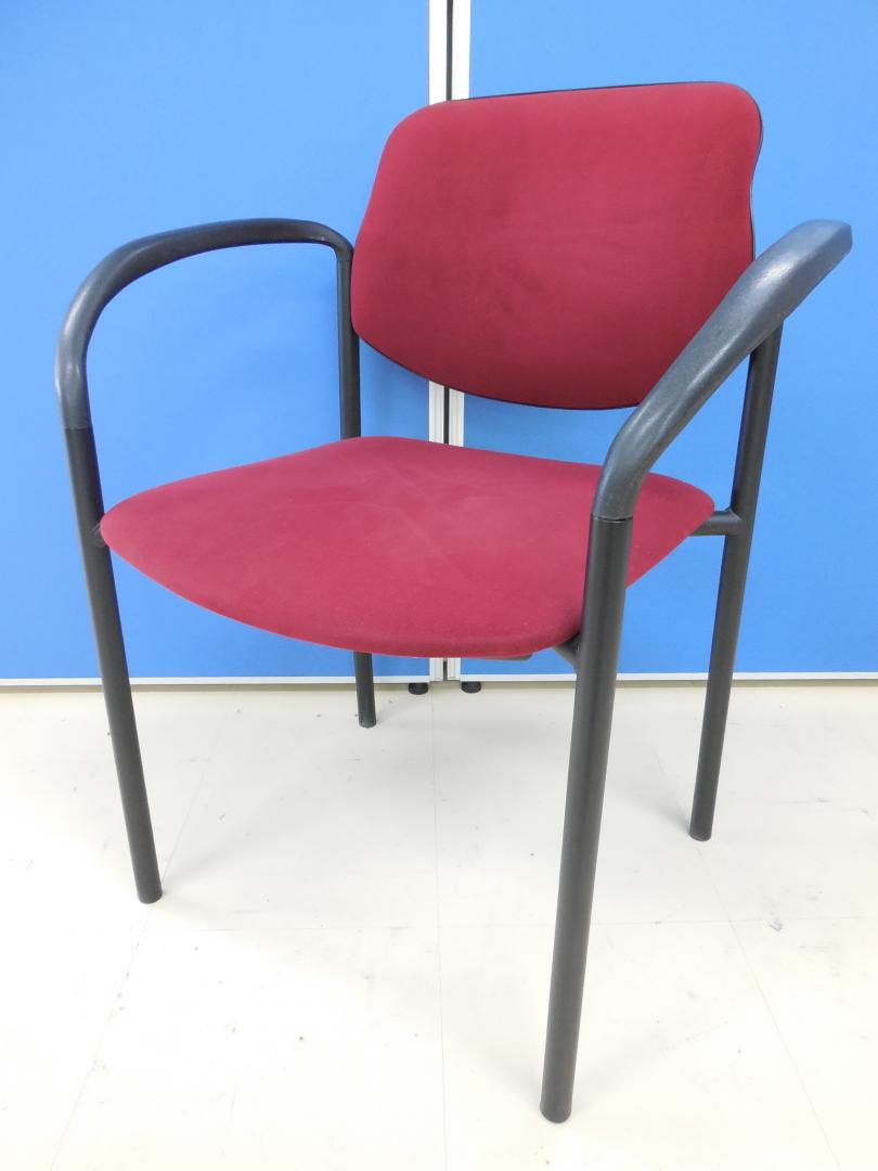 【12脚揃います！】スタッキングチェア 大人の深みワインレッド■ちょっとレトロな仕様でどこか懐かしさも感じるチェアです！■コスト重視のお客様必見！■重ねて収納も出来ますよ！【ロット商品】【おつとめ品】
                        
                                    中古
            