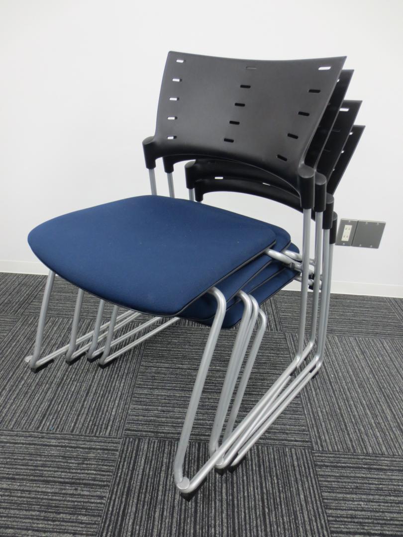 【4脚セット】【10月1日　祝！相模原・町田店オープン！】ミーティングチェア　イトーキ製　マノス ダークブルー 
                        マノス
                                    中古
            