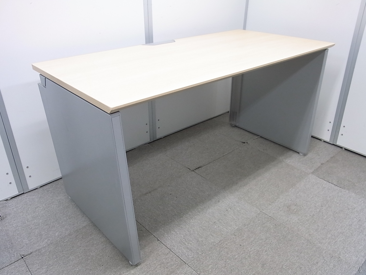 【1台入荷！】オカムラ製プロユニット シンプルなデザインの木目お洒落デスク！ご自宅用にもオススメ！
                        プロユニット
                                    中古
            