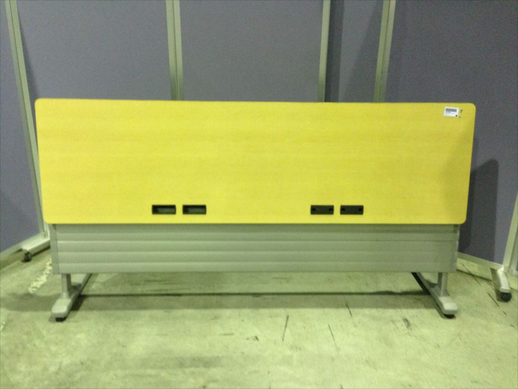 3人掛けのサイドスタックテーブル入荷しました!!【関東倉庫在庫】
                        4L971AMG44
                                    中古
            