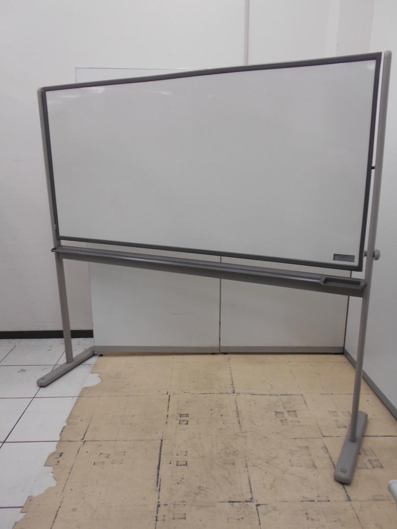 コクヨのホワイトボードがお求めやすくなっております！
                        
                                    中古
            