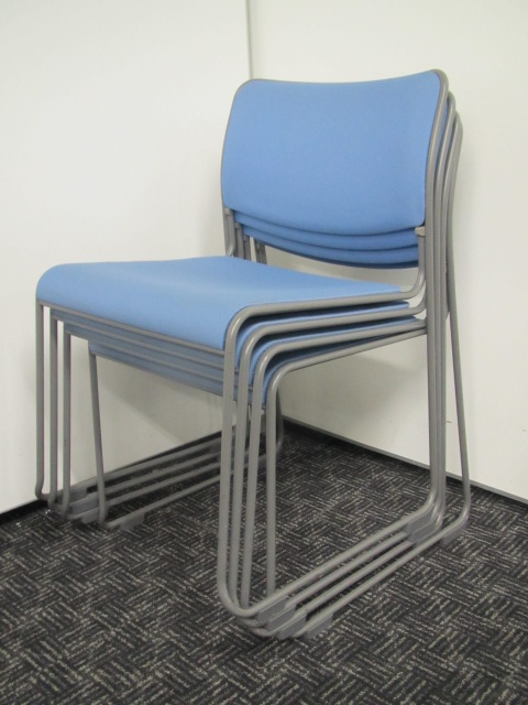 【お得なセット！】特別価格！■使わない時には重ねて・・・■コストパフォーマンスに優れたスタッキングチェアです！
                        
                                    中古
            