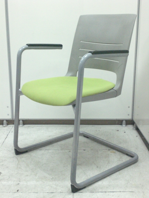 【20脚大量入荷】オフィス空間を鮮やかにグリーン、クッション厚め！
                        エレナ
                                    中古
            