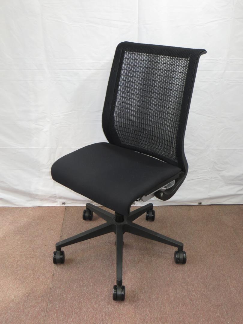 【定番】【6脚ロット】Steecase製　Thinkチェア【肘付きハイバック】
                        Think
                                    中古
            