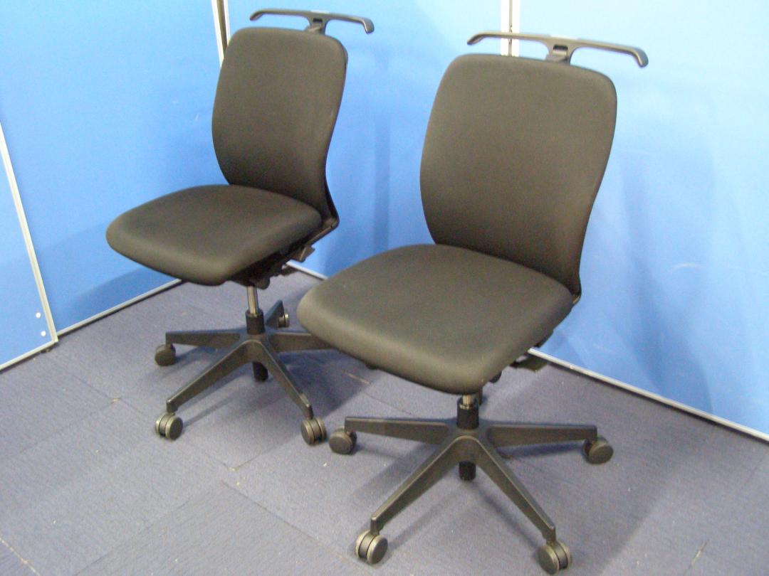 【大量30脚入荷！】イトーキ製｜フルゴチェア(fulgo)2脚セット｜ブラック｜ハンガー付｜肘無
                        フルゴチェア(fulgo)
                                    中古
            