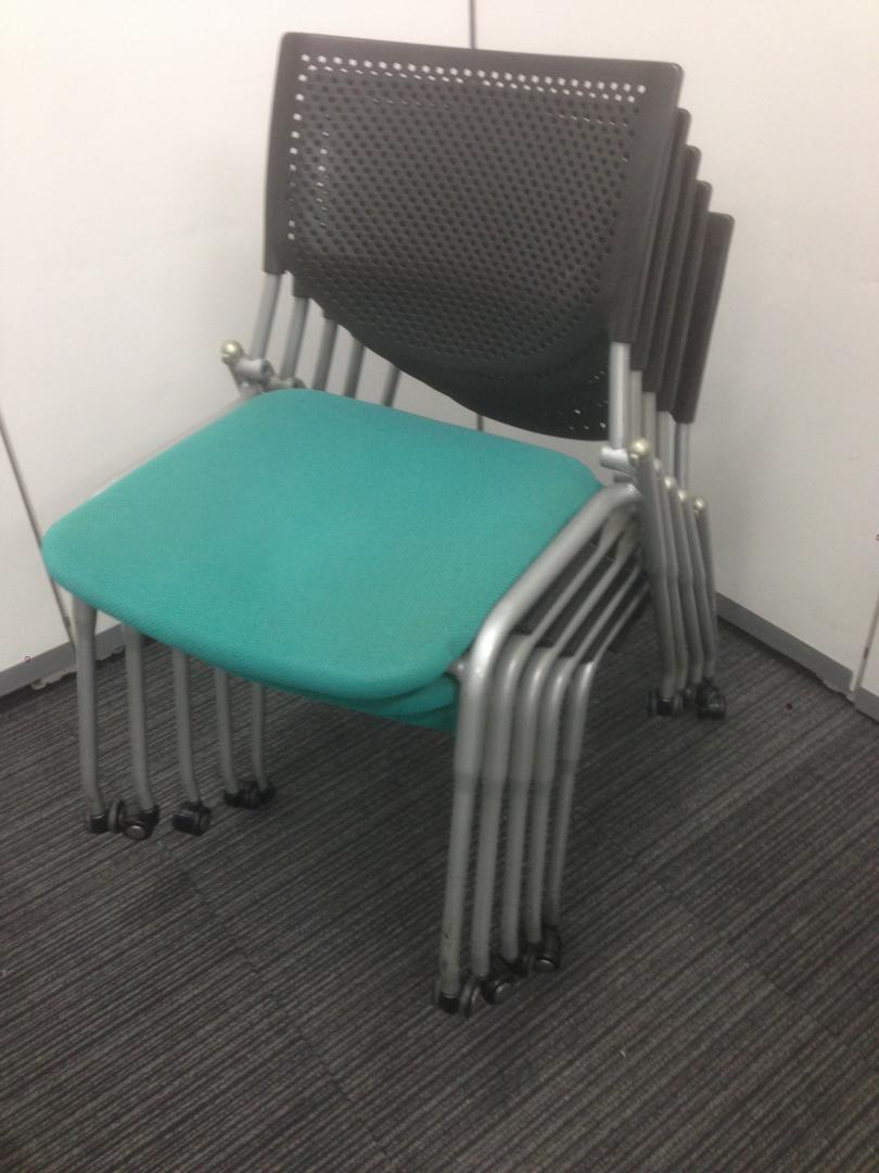 【4脚セット】【キャスター付】スタッキングチェア｜プロスタック
                        プロスタック
                                    中古
            