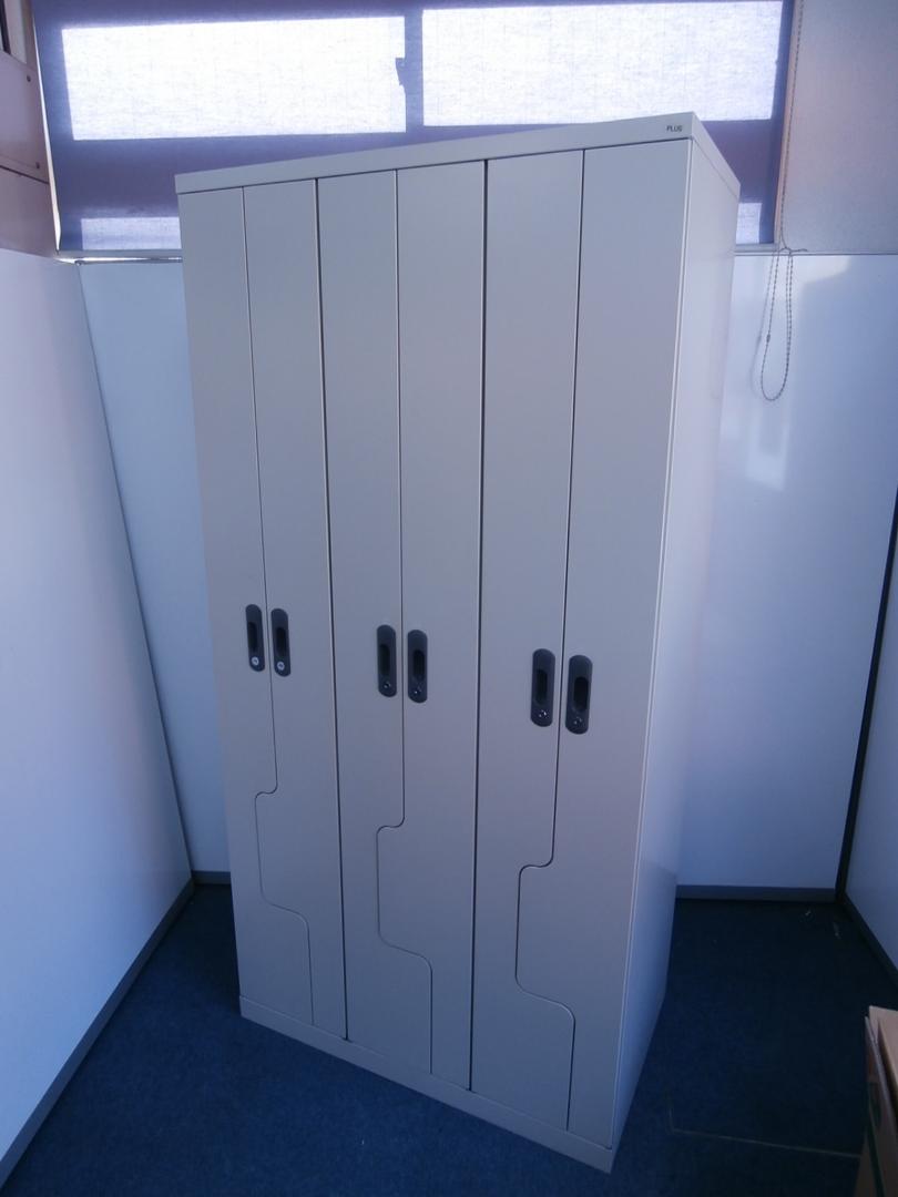 【プラス製】【６人用ロッカー】オシャレなハニカムロッカー！
                        
                                    中古
            