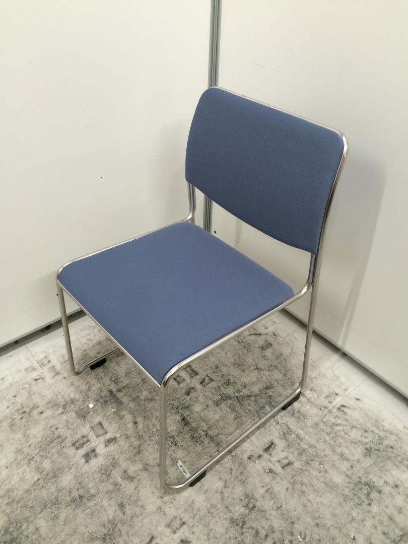 【4脚入荷】使用感有　ブルー色　スタッキングチェア

                        
                                    中古
            